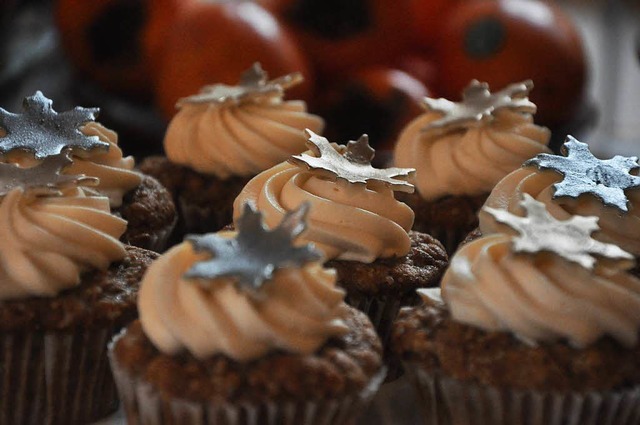 Vorzglich: die Walnuss-Dattel-Cupcakes von Nicole Trautwein.  | Foto: Daniel Grber