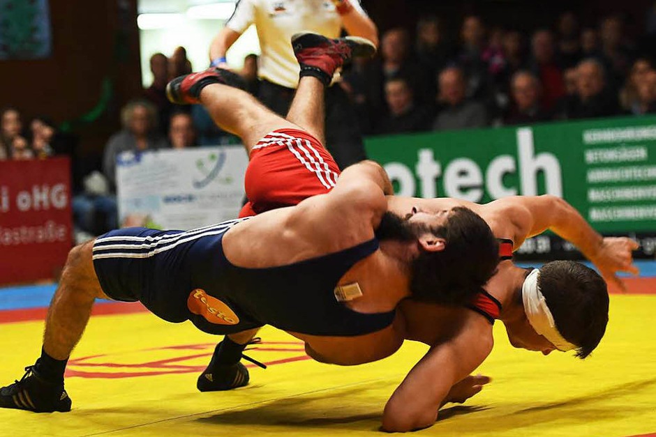 Impressionen rund um das Zweitliga-Lokalduell zwischen den Ringern aus Freiburg und Eschbach in der Sporthalle der Vigelius-Schule. (Foto: Achim Keller) Impressionen rund um das Zweitliga-Lokalduell zwischen den Ringern aus Freiburg und Eschbach in der Sporthalle der Vigelius-Schule. (Foto: Achim Keller)