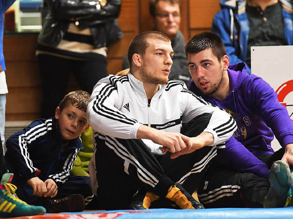 Impressionen rund um das Zweitliga-Lokalduell zwischen den Ringern aus Freiburg und Eschbach in der Sporthalle der Vigelius-Schule.