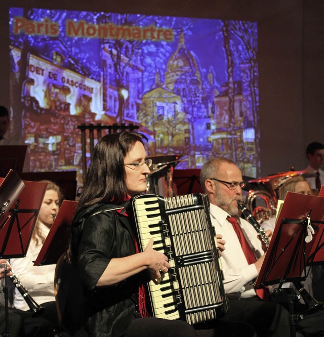 Mit einem Medley von Pariser Melodien ...ser Flair in der Black Forest Academy.  | Foto: Cremer