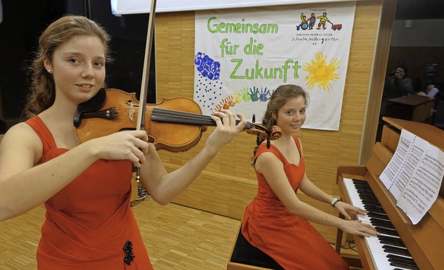 Die Klassik-Zwillinge Katrin und Hanna...an-Heinrich-Zeller-Schulkindergartens   | Foto: Roswitha Frey