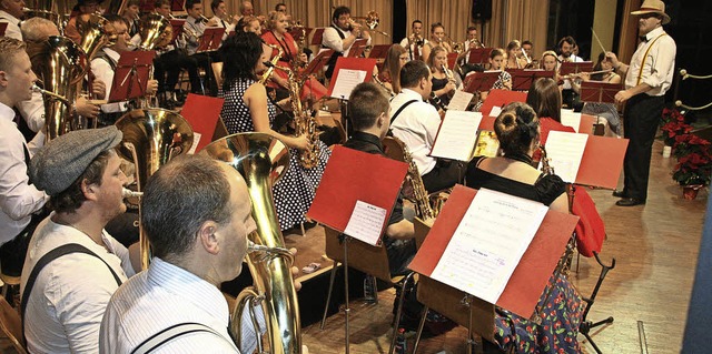 Mit Schwung und Stil: Die Trachtenkape...rtschwand-Rotzingen spielte gro auf.   | Foto: Peter Schtz