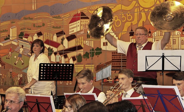 Das Gesamtorchester des Musikvereins Btzingen berzeugte das Publikum.   | Foto: Horst David