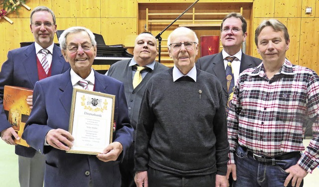 Die Geehrten (von links): Gerd Michael...e Leiter Jrg Hahn, Siegmar Schssele   | Foto: Christine Ehlenbrker