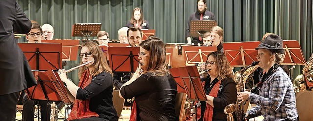 Mit Hut und Blasinstrument: Musikerinnen des Musikvereins Hofweier.    | Foto: Wolfgang Knstle