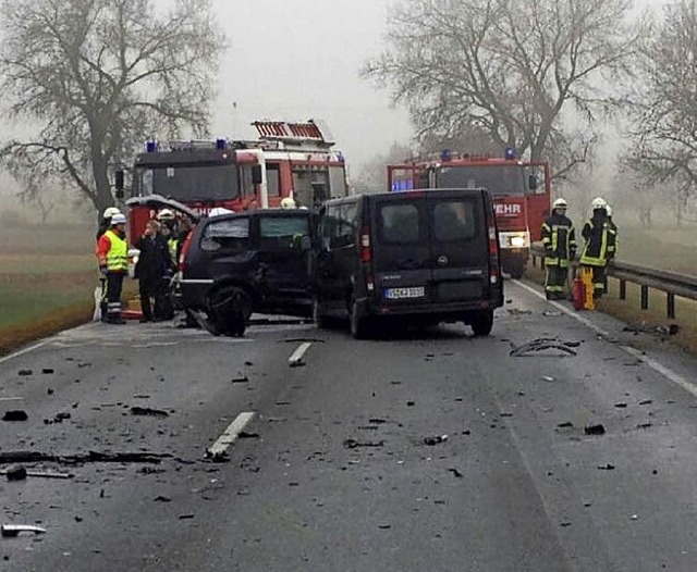 Bei einem Verkehrsunfall am Sonntagvor...ines Personenwagens tdlich verletzt.   | Foto: Kamera24