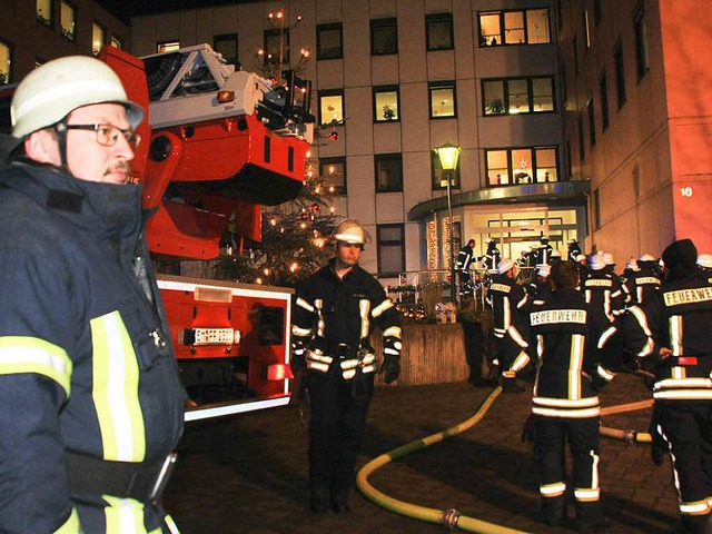 Ein Brand, der vermutlich durch die Im...er Feuerwehr und des Rettungsdienstes.  | Foto: Ruth Seitz