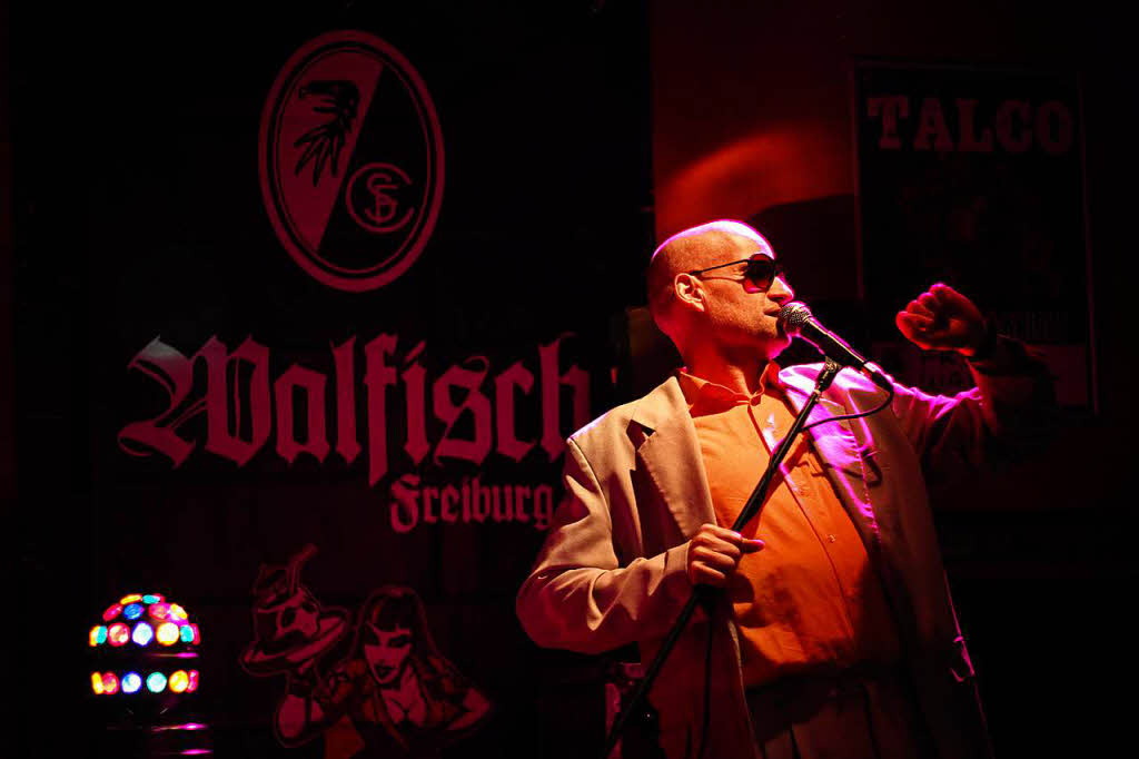 Return of the Alleinunterhalter: Der Orgelspieler Mambo Kurt ist auf groen Metal-Festivals wie dem Wacken eine feste Gre. In Freiburg spielte er ein kleines, entspanntes Konzert.