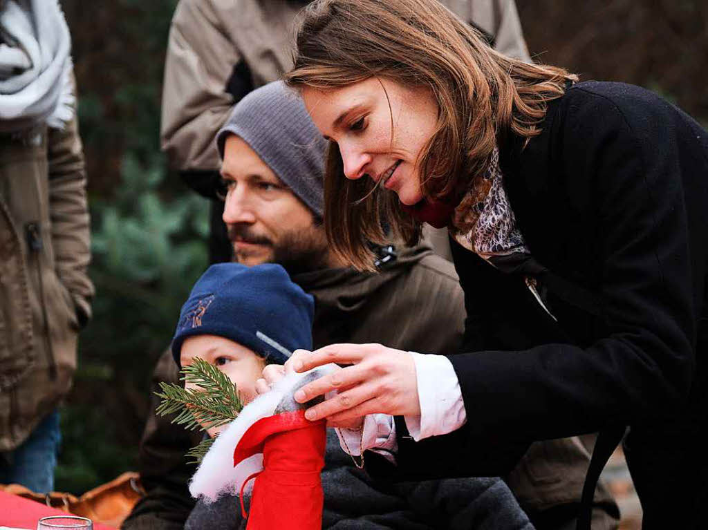 Die Anzeigenkunden der BZ hatten groen Spa, sich vor der Alten Sge in Zarten einen schlagfrischen Baum auszusuchen.