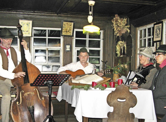 Musik und Geschichten aus dem Alpenrau...bei der Stubete im Resenhof zu Gehr.   | Foto: Ulrike Spiegelhalter