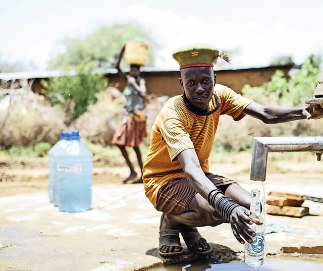 Der Zugang zu sauberem Wasser ist wich...em Jahr mit einer grozgigen Spende.   | Foto: Stefan Groenveld/ZVG