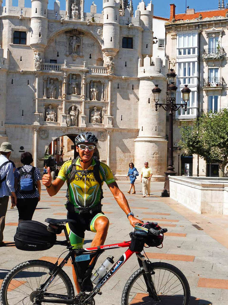 1500 Kilometer und 17 000 Hhenmeter liegen hinter dem Friesenheimer Gerhard Silberer, als er am Kap Finisterre. Anfang September hat der 60-Jhrige mit einem alten Mountainbike den Jakobsweg von Le Puy en Velay in Frankreich bis nach Santiago de Compostela in Spanien bewltigt.
