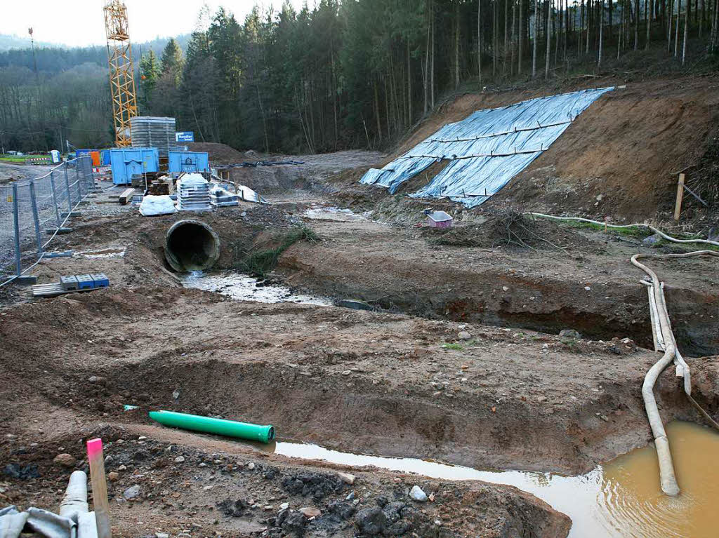 In Diersburg liefen die Bauarbeiten am Wasserrckhaltebecken auf Hochtouren.