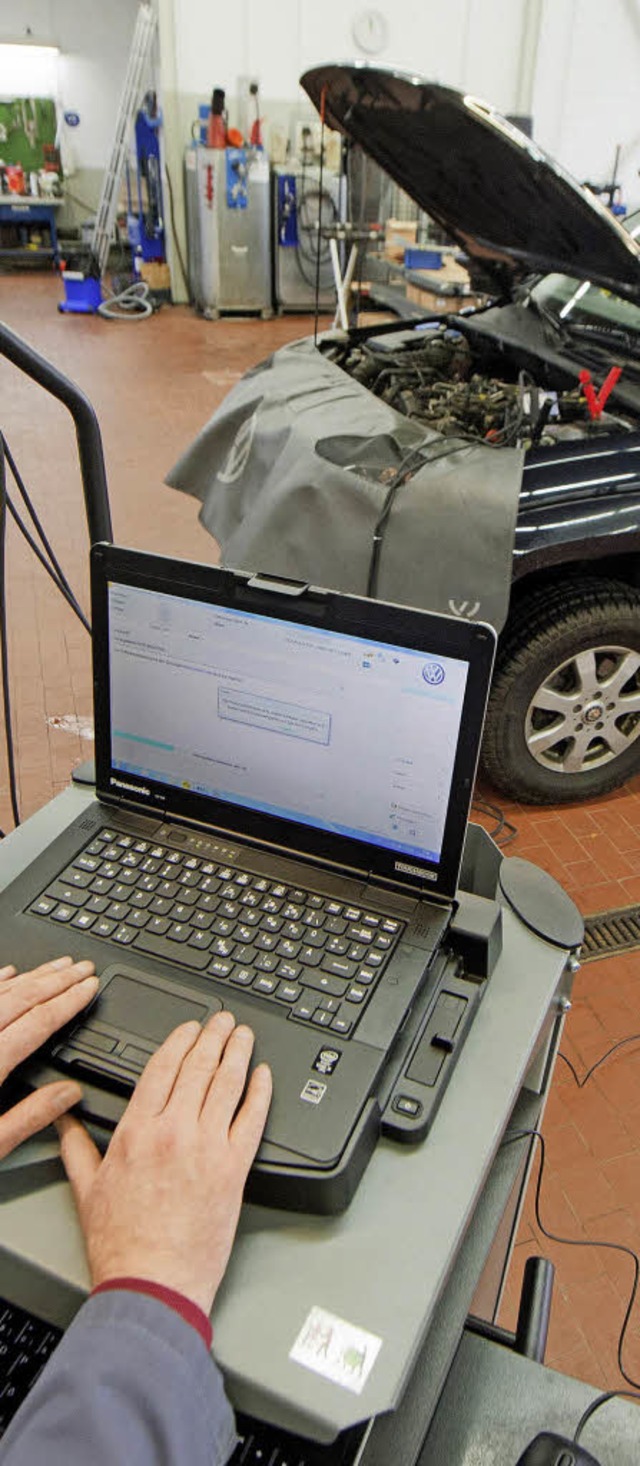 Eine Frage der Software: Rckrufaktion bei VW.  | Foto: DPA