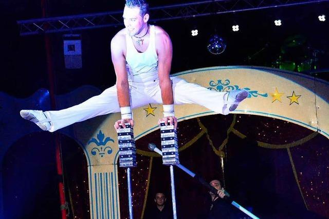 Fotos: Feierliche Premiere beim Lrracher Weihnachtscircus