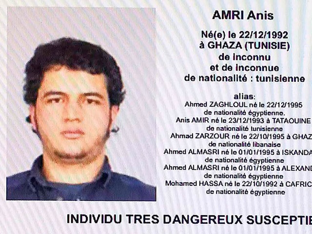 Mit diesem Handout wird nach dem Terrorverdchtigen Anis Amri gefahndet.  | Foto: AFP