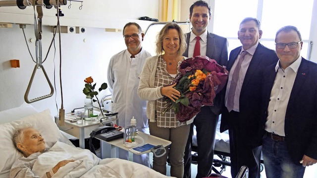 Dr. Christian Saurer, Isolde Schfer, ...ang im Krankenhaus Loreto Sthlingen.   | Foto: Andreas Mahler