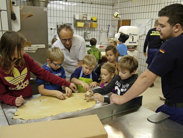 THW Minis beim Pltzchen backen  | Foto: privat