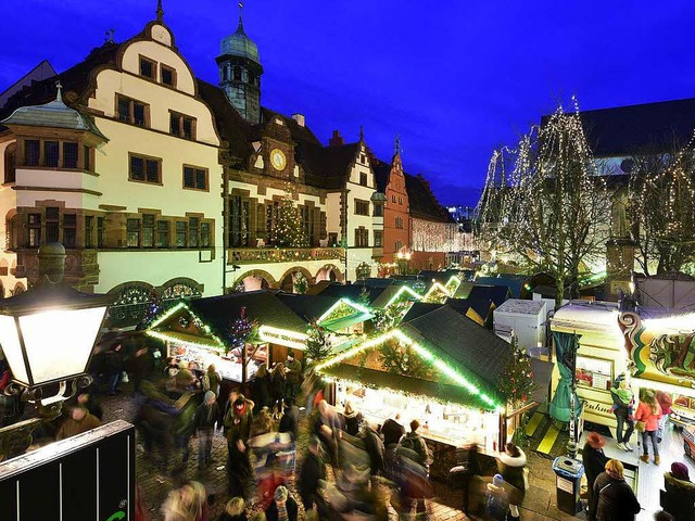 Der Freiburger Weihnachtsmarkt ist ein...r. Jeder Dritte kommt aus dem Ausland.  | Foto: Thomas Kunz