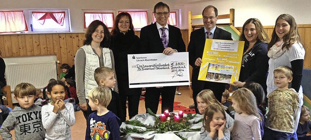 Die Kinder des Kinderhauses Tannenkirc...von Andr Marker (Dritter von links).   | Foto: Kindergarten Tannenkirch