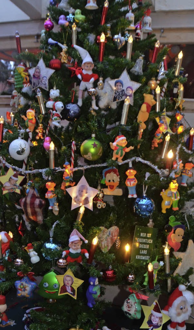 Ein echtes Sammelstck &#8211; der bunte Weihnachtsbaum der Rckers  | Foto: Ulrich Senf