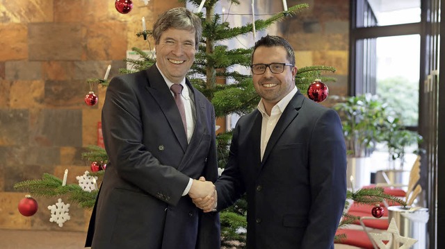 Das E-Werk Mittelbaden hat mit 4000 Eu...ich dafr beim Vorstand Ulrich Kleine.  | Foto: Christoph Breithaupt