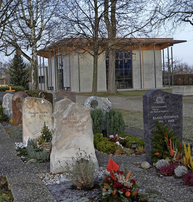 Nur Kleinigkeiten fehlen noch beim Friedhofshaus auf dem Eimeldinger Friedhof.   | Foto: Langelott