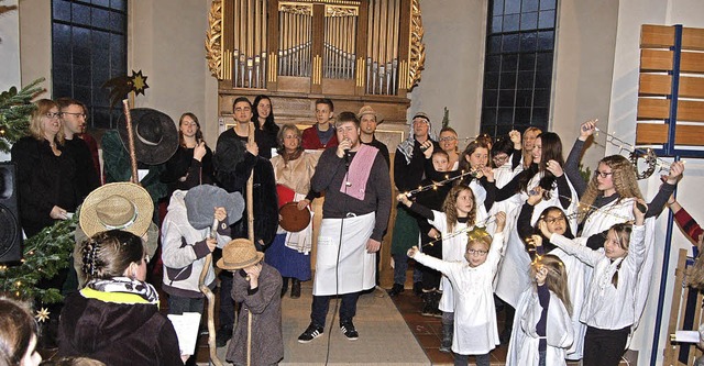 Ein Weihnachtsmusical in der berfllt...rer Michael Wurtz als rmischer Kaiser  | Foto: Christian Ringwald