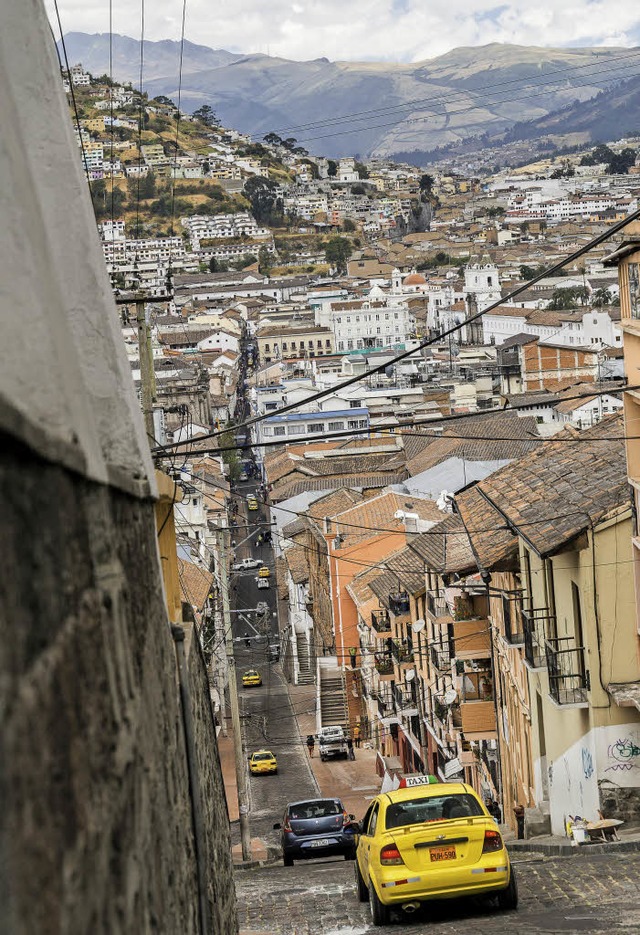 Das historische  Zentrum von Quito wir...schauen, wenn sie in Ecuador arbeitet.  | Foto: Philipp Laage (dpa)/Rolf reissmann