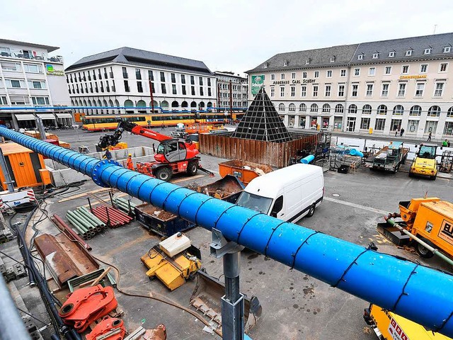 Baustelle auf dem Karlsruher Marktplat... der Stadtbahn ist hier nahezu fertig.  | Foto: dpa