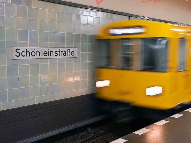 Im U-Bahnhof Schnleinstrae sollen di...lafenden Obdachlosen angezndet haben.  | Foto: dpa