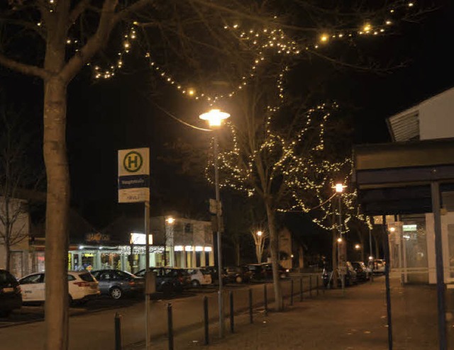 Das Bild der Weihnachtsbeleuchtung am ...r zum Weihnachtsmarkt am 26. November.  | Foto: Langelott