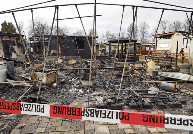 Nach dem Brand findet sich im Bereich ...gpltze ein regelrechtes Trmmerfeld.   | Foto: Susanne Gilg