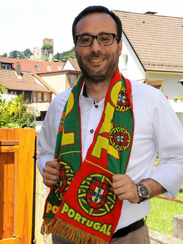 ...Nelson Ribeiro: Er wird neuer Pfarrer  der Seelsorgeeinheit An der Glotter. Bei der Fuball- EM hlt er zu Europameister Portugal.