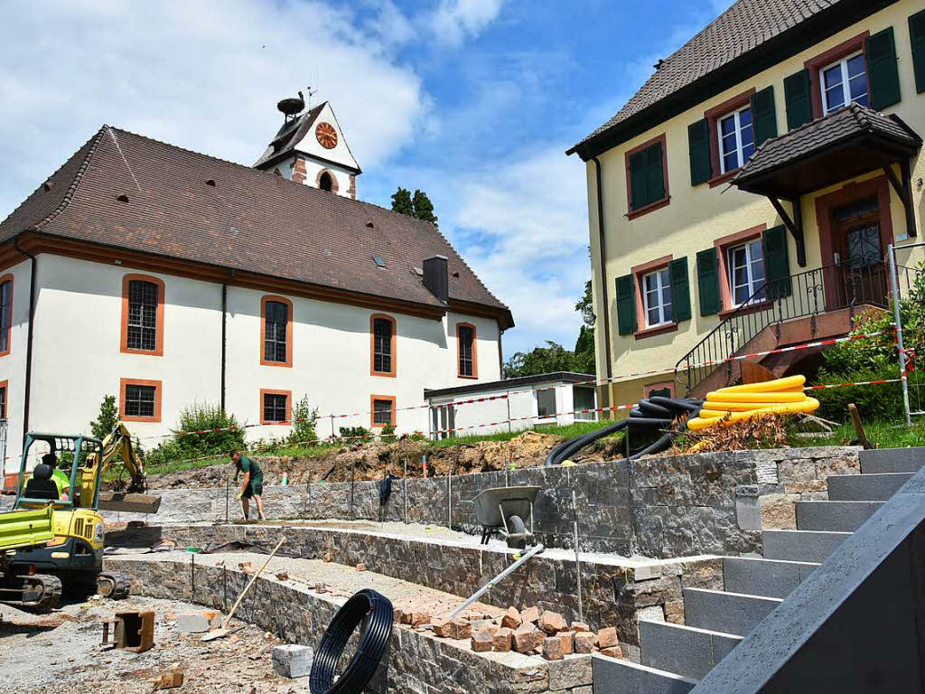 Der neue Pfarrhof wird barrierefrei: Das Areal neben der evangelischen Kirche in Gundelfingen soll  Platz zum Treffen, Spielen und Feiern werden.