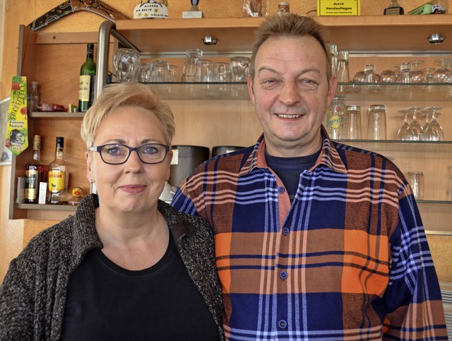 Andrea und Jrgen Karle beenden  nach ...rtsleutezeit im Pro-Vita in Mllheim.   | Foto: Sigrid Umiger