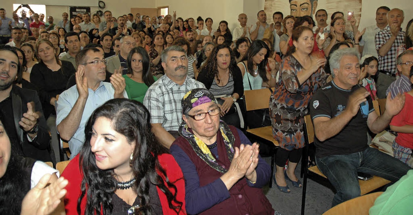 Die Veranstaltungen und Versammlungen sind stets sehr gut besucht.  | Foto: Regine Ounas-Krusel
