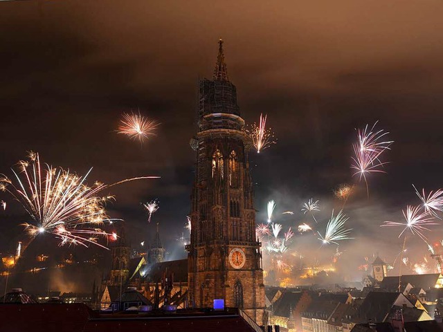 Feuerwerk in Freiburg &#8211; am Mnst...e Knaller und Raketen gezndet werden.  | Foto: Rita Eggstein