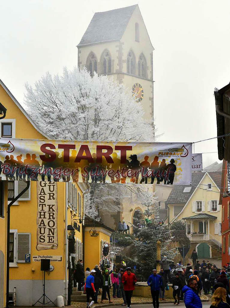 Raureif und Nebel. Fast mystisch war die Stimmung beim 32. Silvesterlauf im Mllheimer Ortsteil Britzingen.