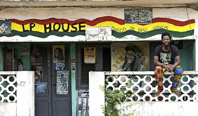 Chakirou Dedjinou vor seinem &#8222;LP House&#8220;  in Porto Novo  | Foto: Hartmann