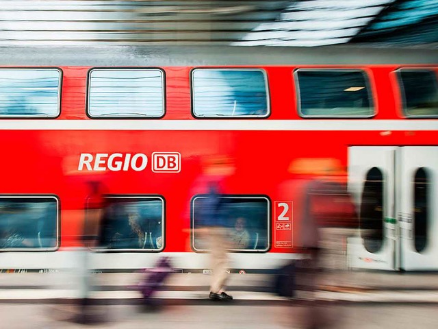 Betroffen war eine Regionalbahn von Basel nach Offenburg (Symbolbild).  | Foto: dpa