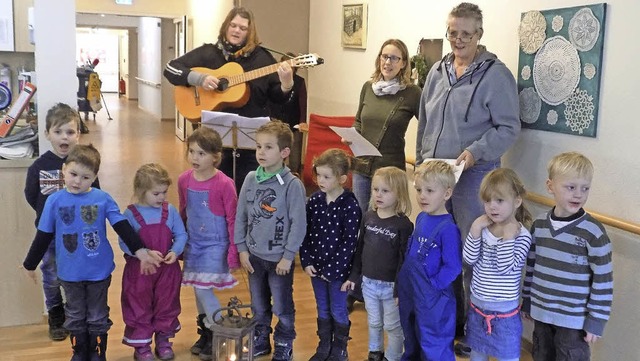 <BZ-FotoAnlauf>Kindergarten Berghsli:...den Senioren im Mhlehof eine Freude.   | Foto: ZVG