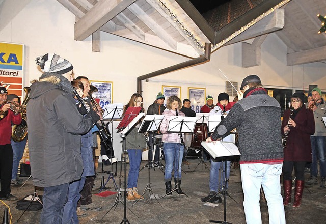 Musikalische Neujahrsgre berbrachte...enkapelle hlingen zum Jahreswechsel.   | Foto: Birgit Rde