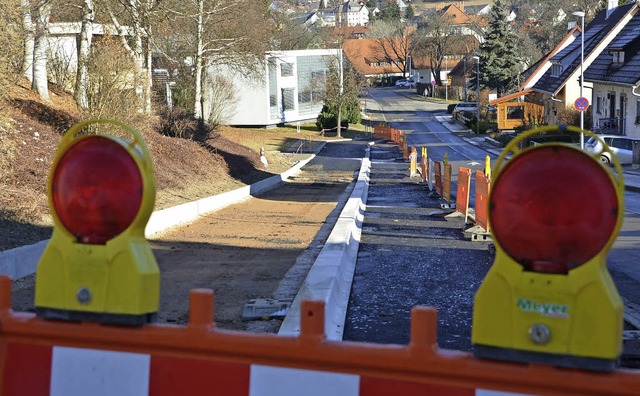 Doch nicht bis Weihnachten fertiggeste...noch der Feinbelag aufgebracht werden.  | Foto: Stefan Limberger-Andris