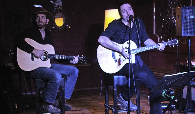 Mit Marc Mayer und Daniel Kiefer (rech...urpur geballte Akustik-Power zu hren.  | Foto: Stahlhacke