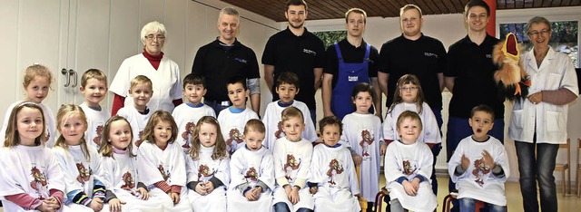 Ein gutes Team: Die St. Michael-Kinder und die Technolino-Erklrer von Framo.   | Foto: Julia Gross