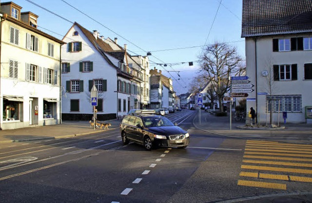 Bisher biegen nur wenige Fahrzeuge in ... sich ab 10. Januar erheblich ndern.   | Foto: Rolf Reimann