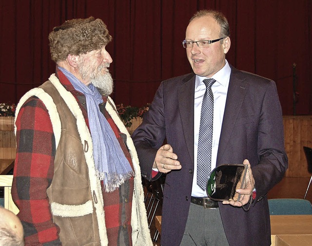 Ein Wappen von Menzenschwand berreich...bald aus Menzenschwand wegziehen wird.  | Foto: Claudia Renk