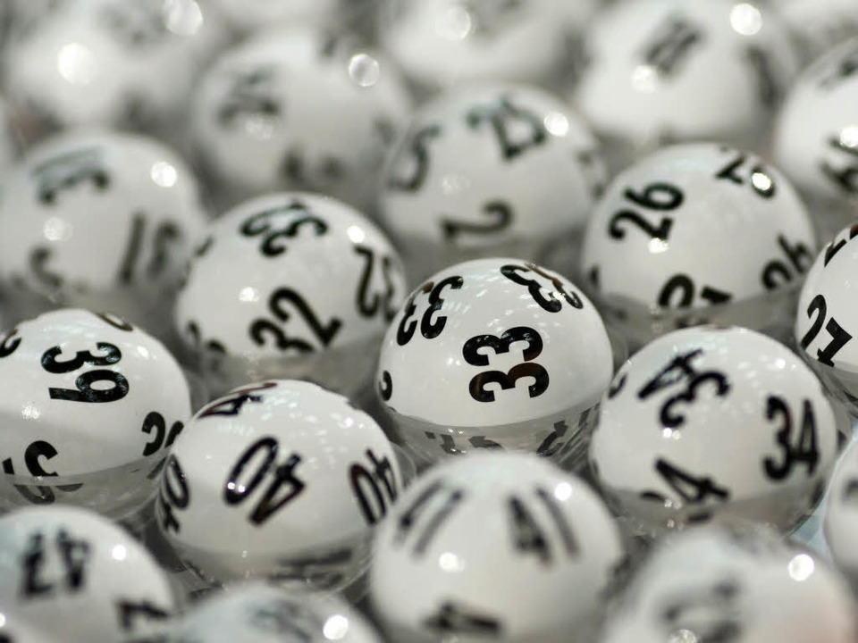Ein Lottospieler in Emmendingen hat ein gutes Händchen bewiesen.  | Foto: dpa
