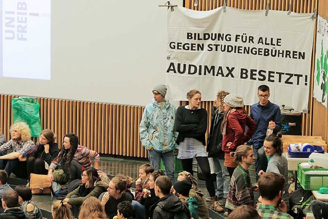 Um gegen die geplanten Gebhren zu pro...dierende im Dezember 2016 das Audimax.  | Foto: Daniel Laufer